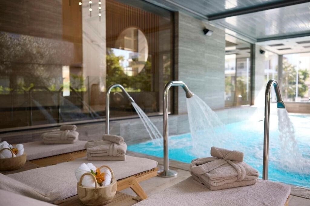 Фотографія Dusit Suites Athens 5*