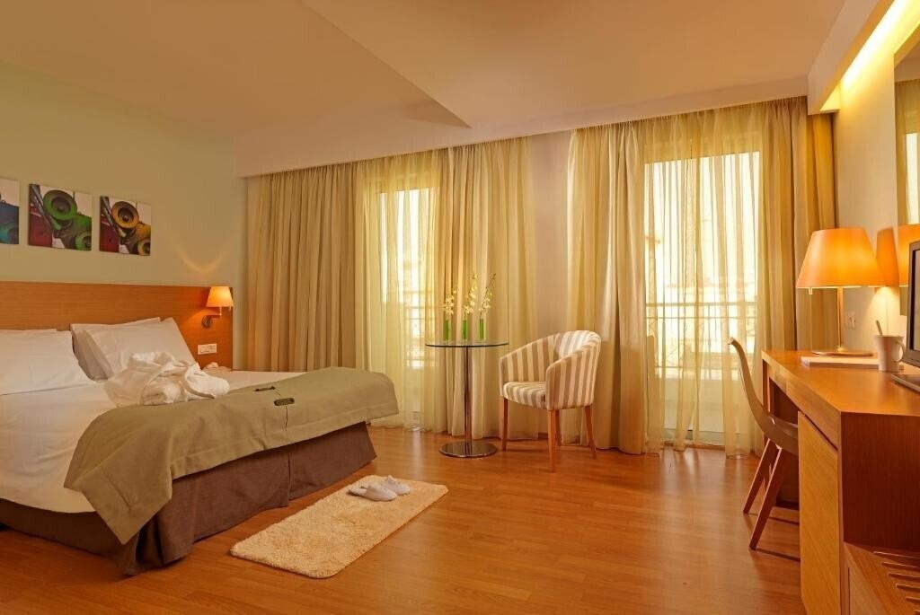 Отель Elefsina Hotel 4*