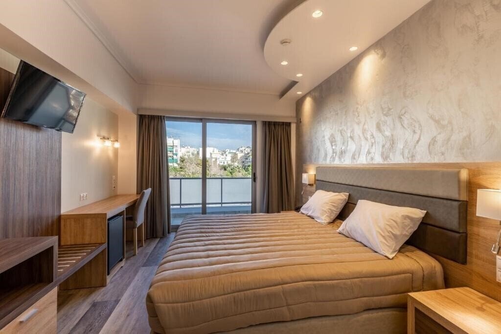Фото Xenophon Hotel 4*