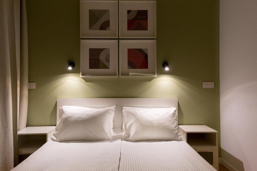 Готель Dinostratus House 4*