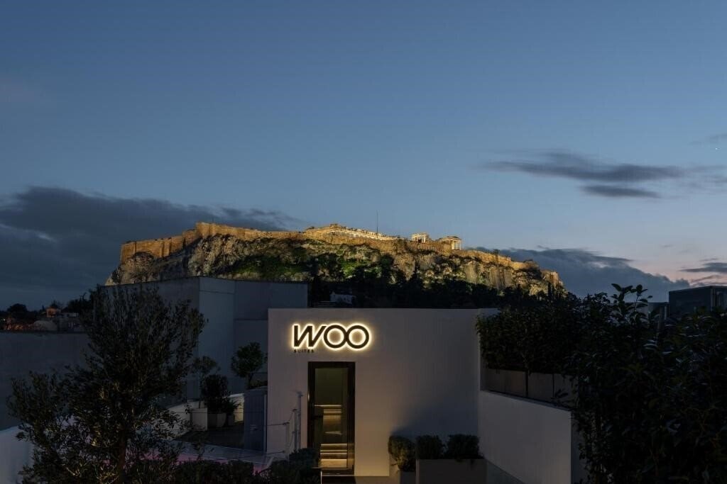Готель Athens Woo Suites 4*