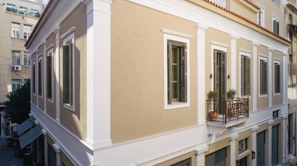 Фото Emerald Suites & Studios 4*