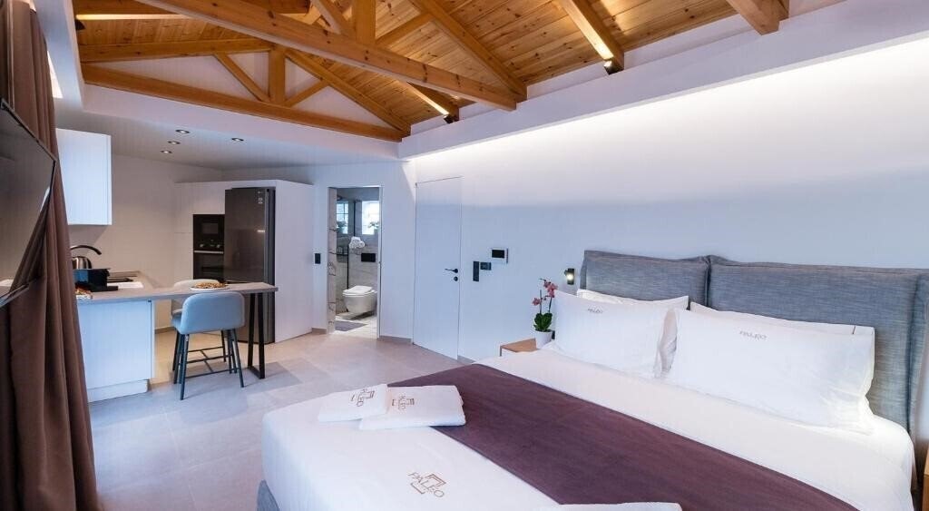 Фото Paleo Suites 4*