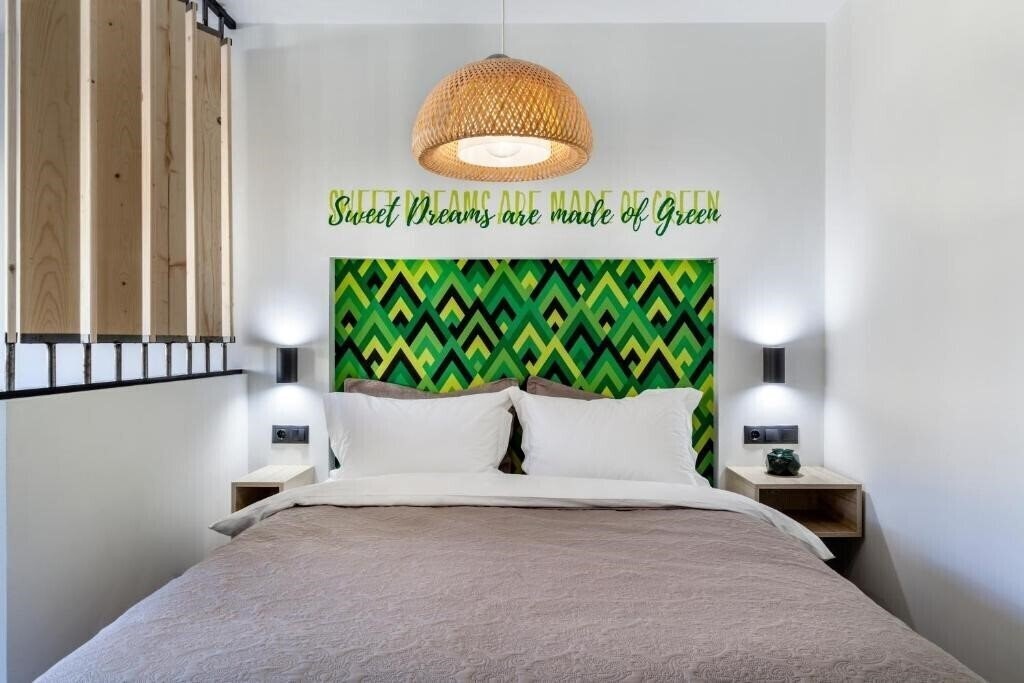 Отель The Athenians Modern Apartments 4*