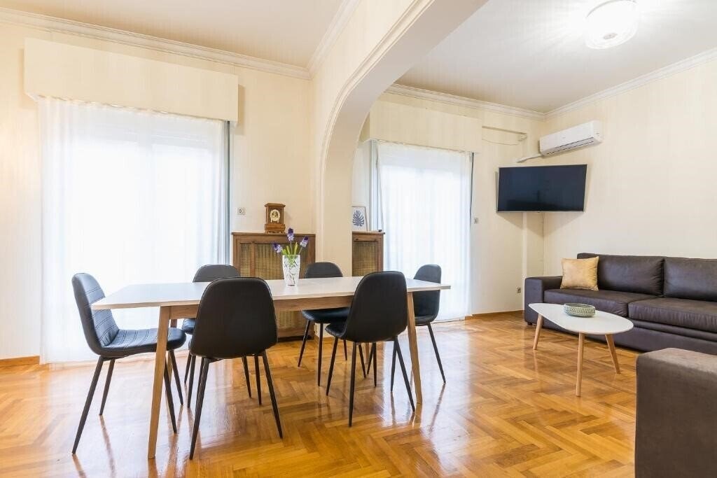 Готель Victoria Queens Paradise Apartments 4*