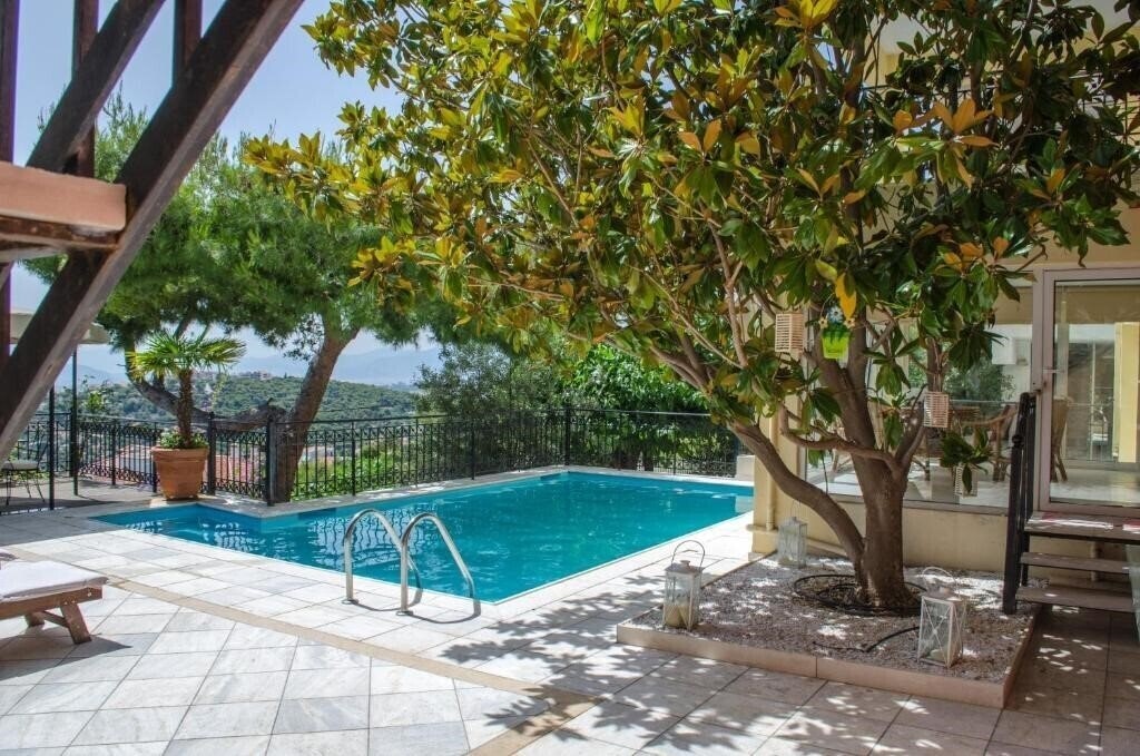 Отель Villa Nina 4*