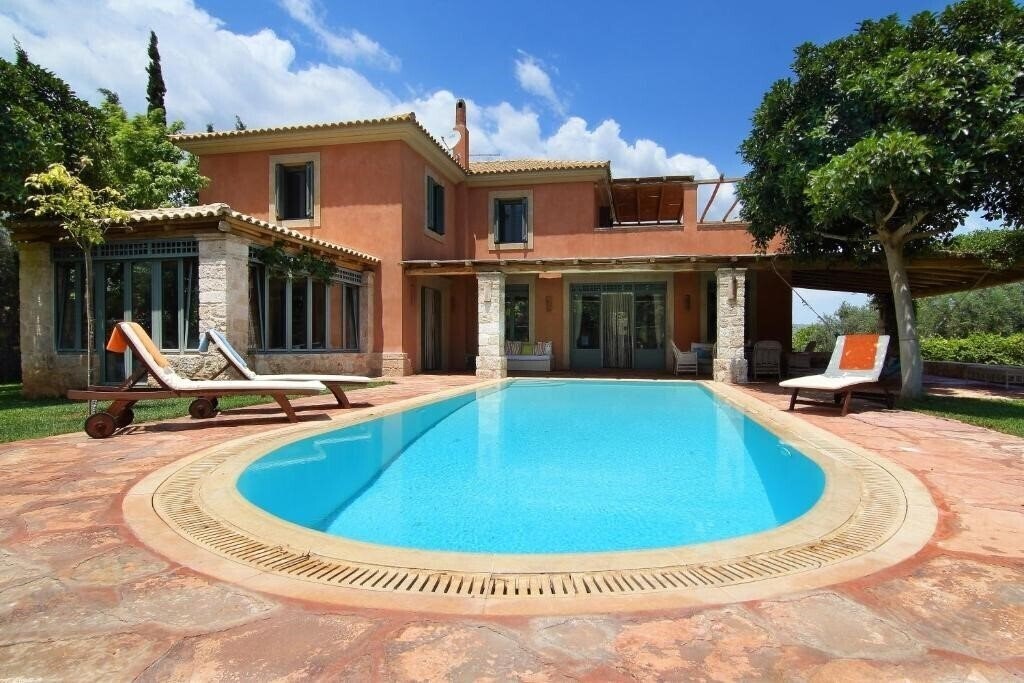 Фотографія Vouliagmeni Villa 4*