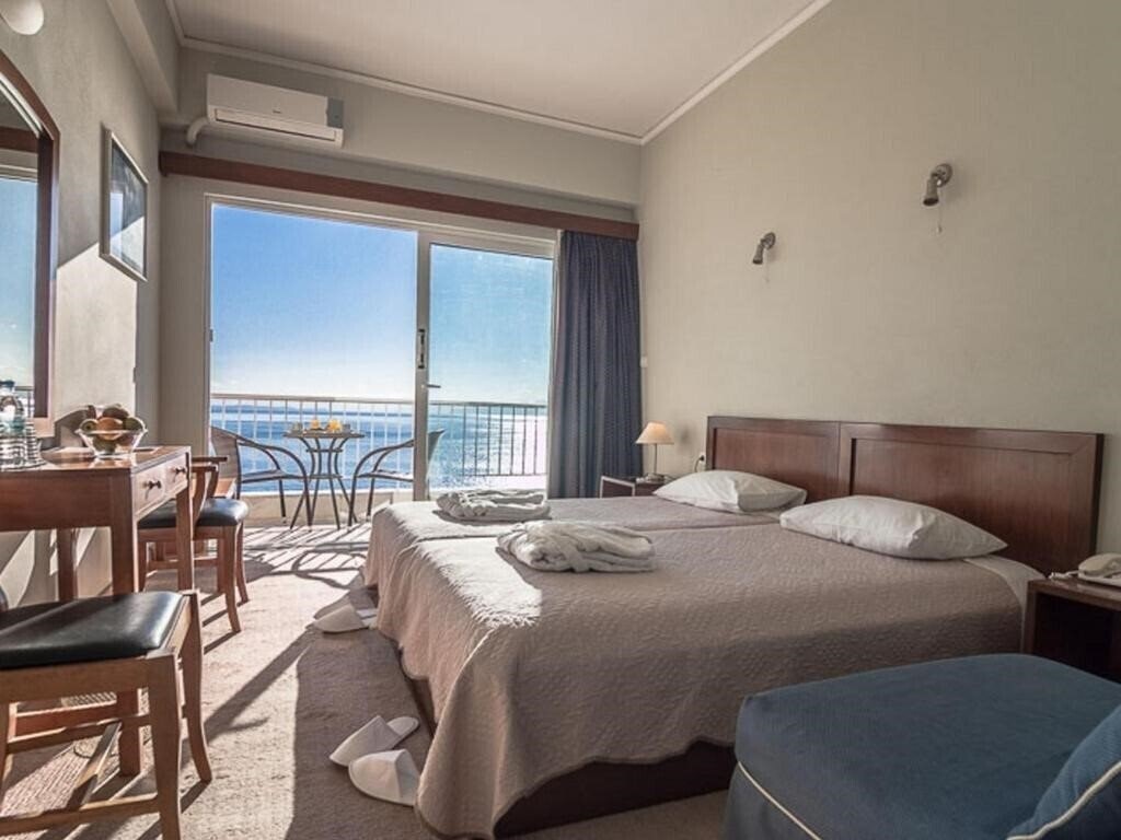 Фото Hotel Cokkinis 3*