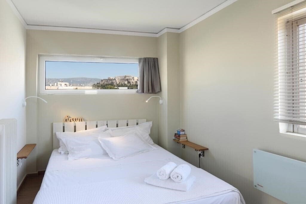 Готель Live In Athens, Thissio Suites 3*