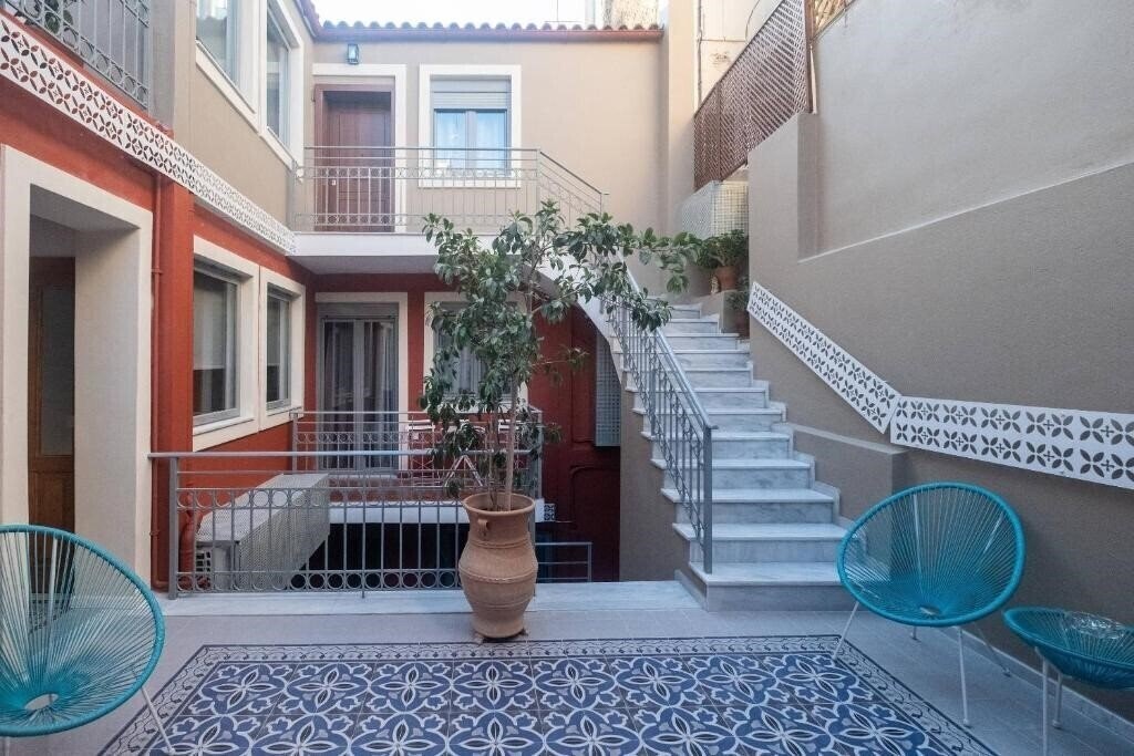 Отель Athenian Yard Suites 4*