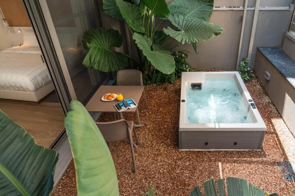Фото Athens Hill Luxury Apartments 4*