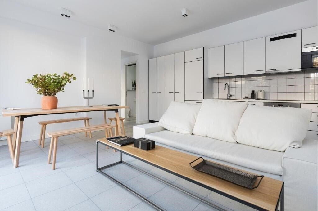 Отель Euryclea Residences 4*