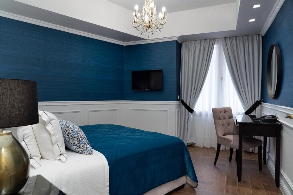 Отель Evripidou Suites 4*