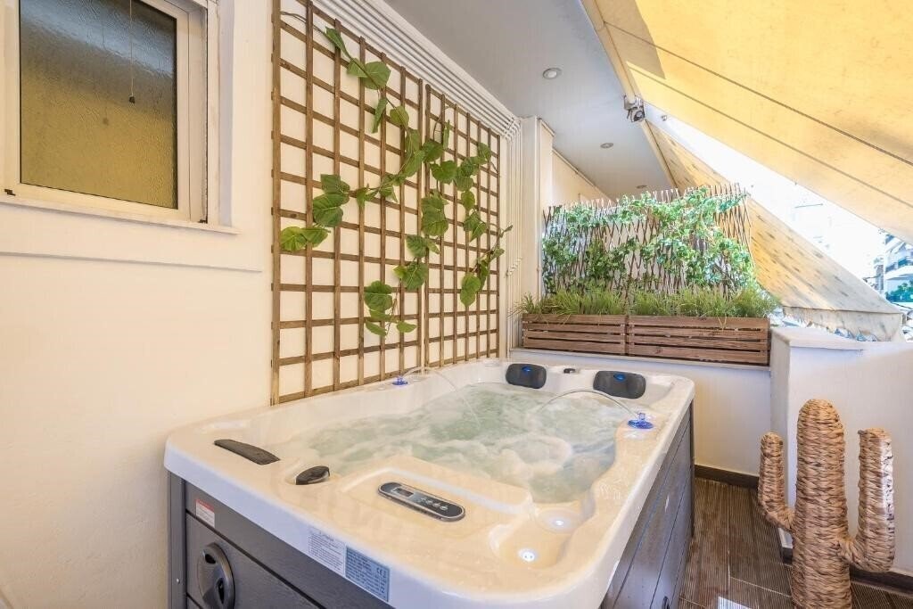 Фото Athenian Home by Livin Urbban 3*