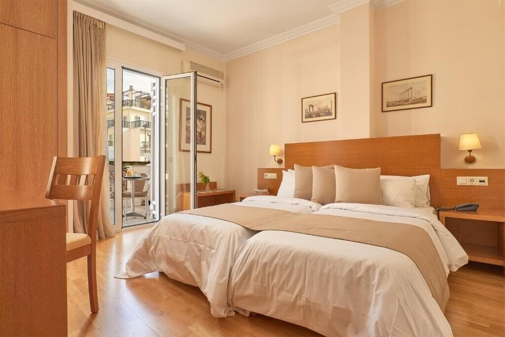 Отель Athos Hotel 3*