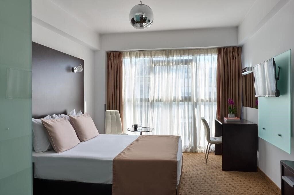 Фото Breeze Boutique Athens 3*