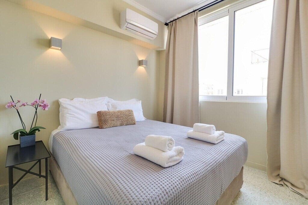 Отель Ermou Fashion Suites by Living Space 3*