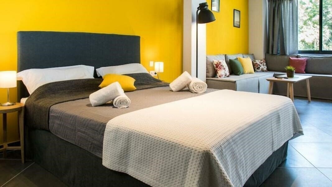 Готель Eternal Luxury Suites 3*
