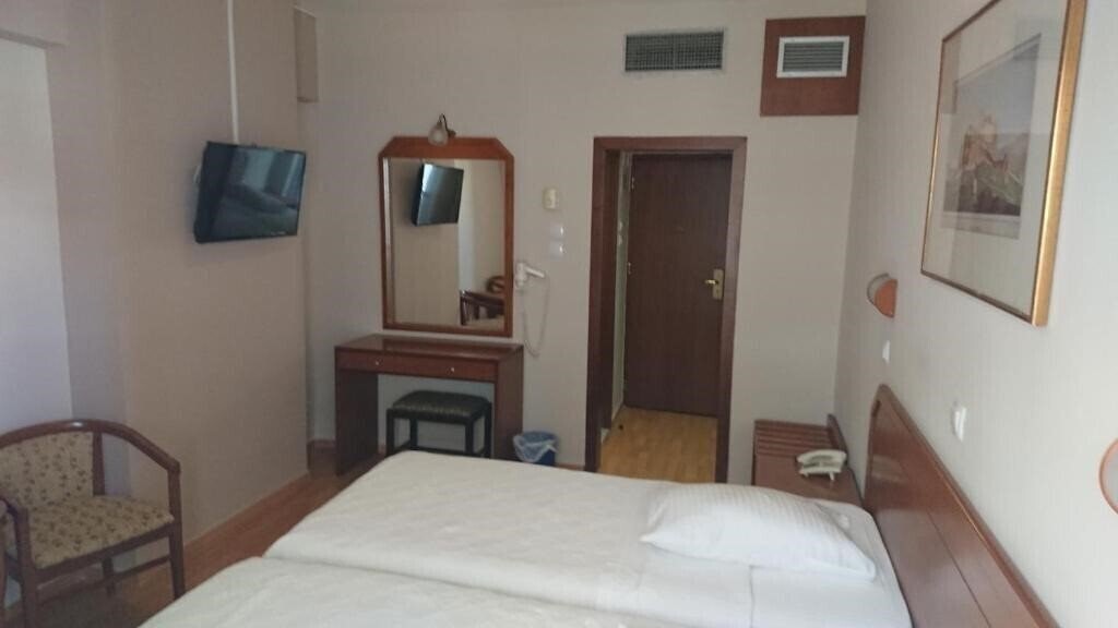 Зображення Economy Hotel Athens 2*