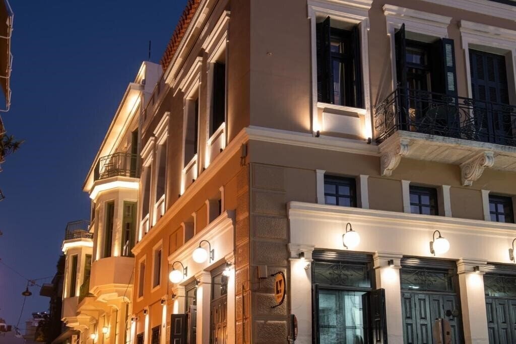 Картинка Living Yard Thissio 3*