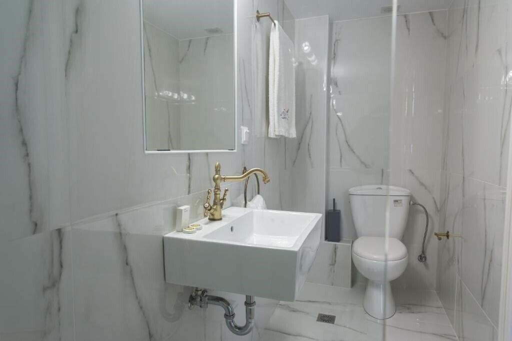 Изображение Neratzia Rooms 3*