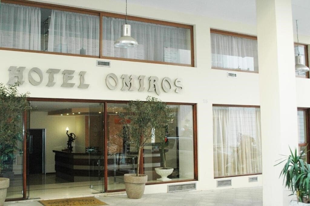 Готель Omiros Hotel 3*