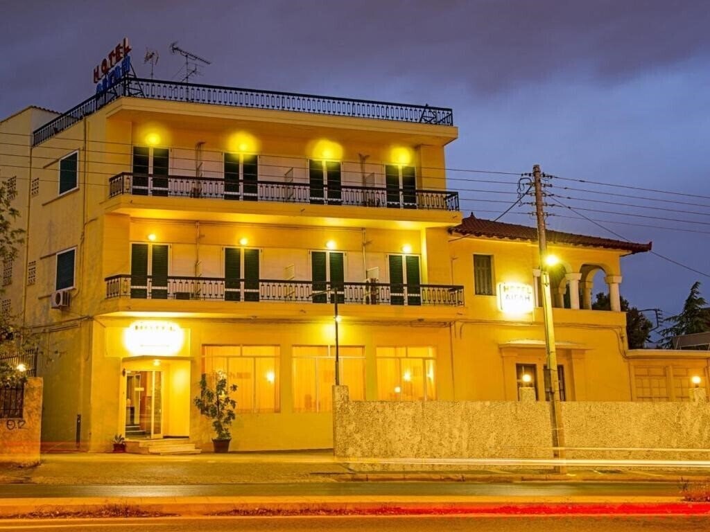 Отель Aegli Hotel 2*