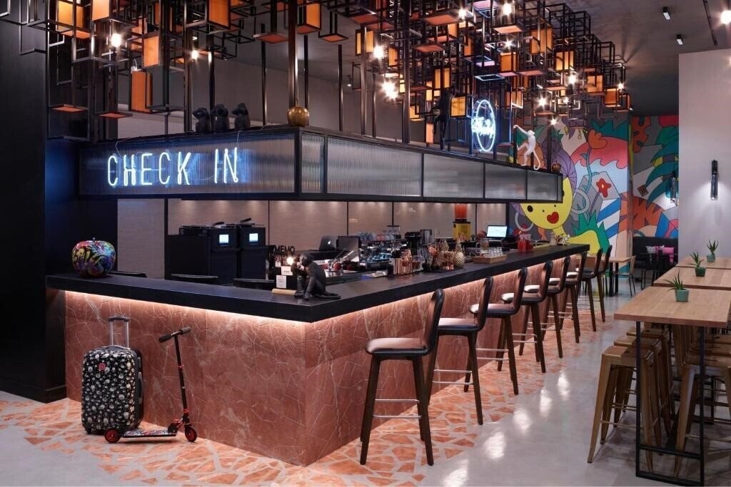 Готель Moxy Athens City 4*