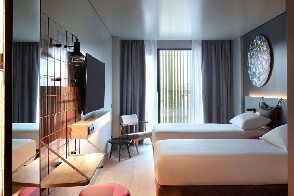 Фото Moxy Athens City 4*