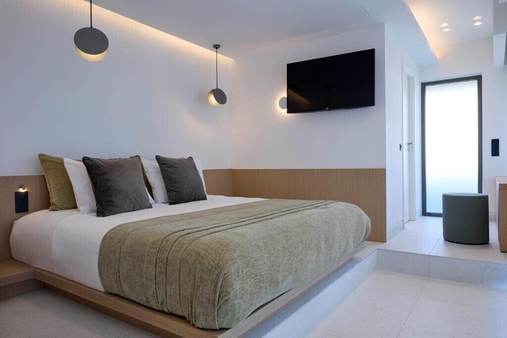 Готель Twinn Downtown Piraeus 3*