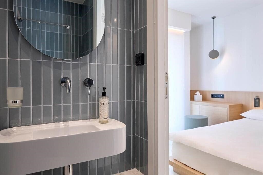 Фотографія Twinn Downtown Piraeus 3*