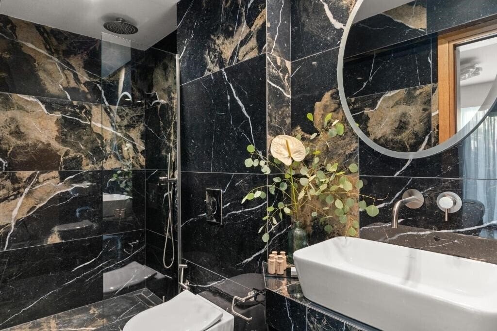 Отель The Athenaeum Luxury 5*