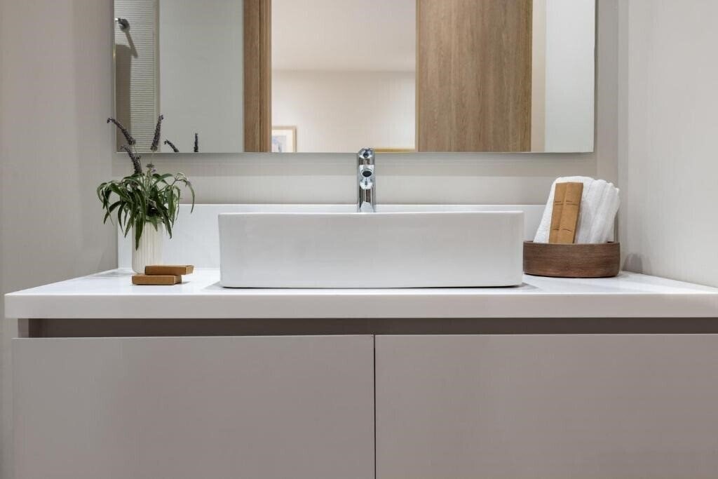 Фотографія Port Tower Hotel Piraeus 5*