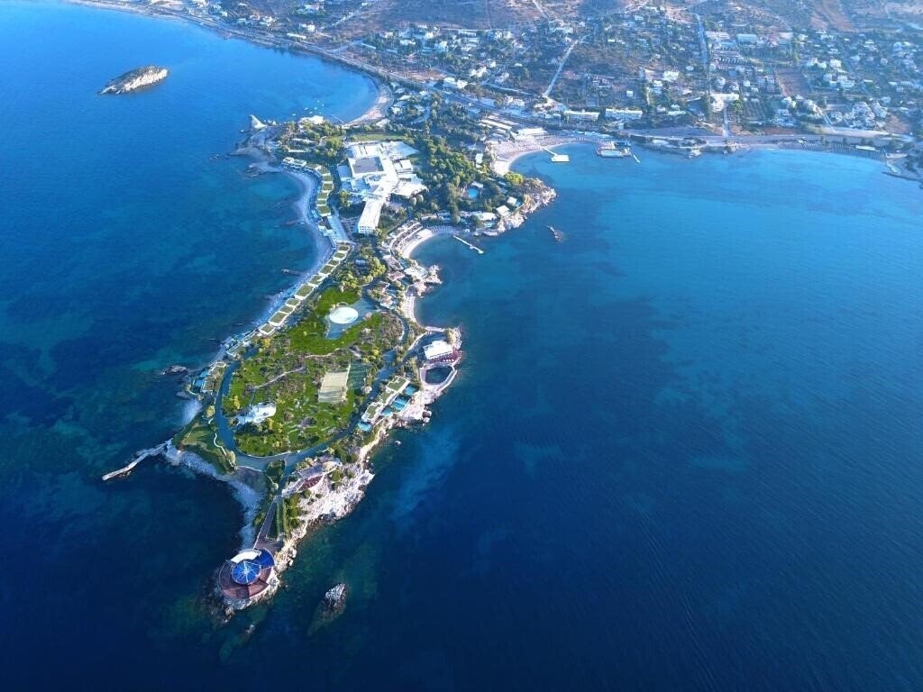 Отель Grand Resort Lagonissi 5*