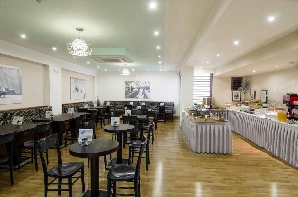 Фотографія Hermes Hotel Athens 3*