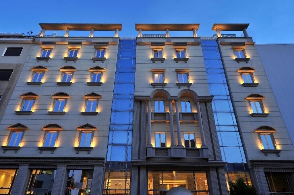 Картинка Stratos Vassilikos 3*