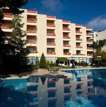 Готель Oasis Hotel Apartments 4*