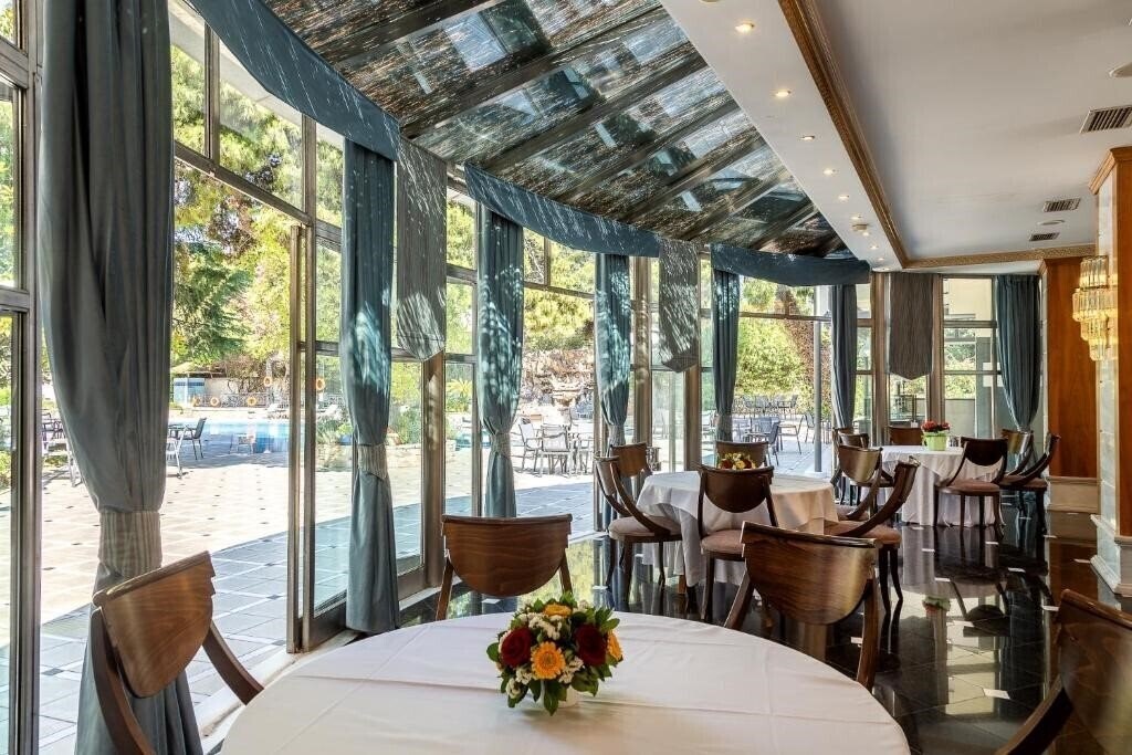 Картинка Oasis Hotel Apartments 4*