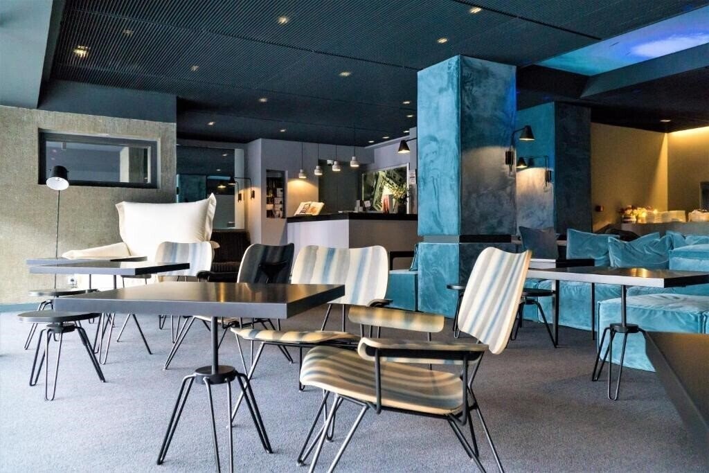 Отель Periscope Hotel 4*