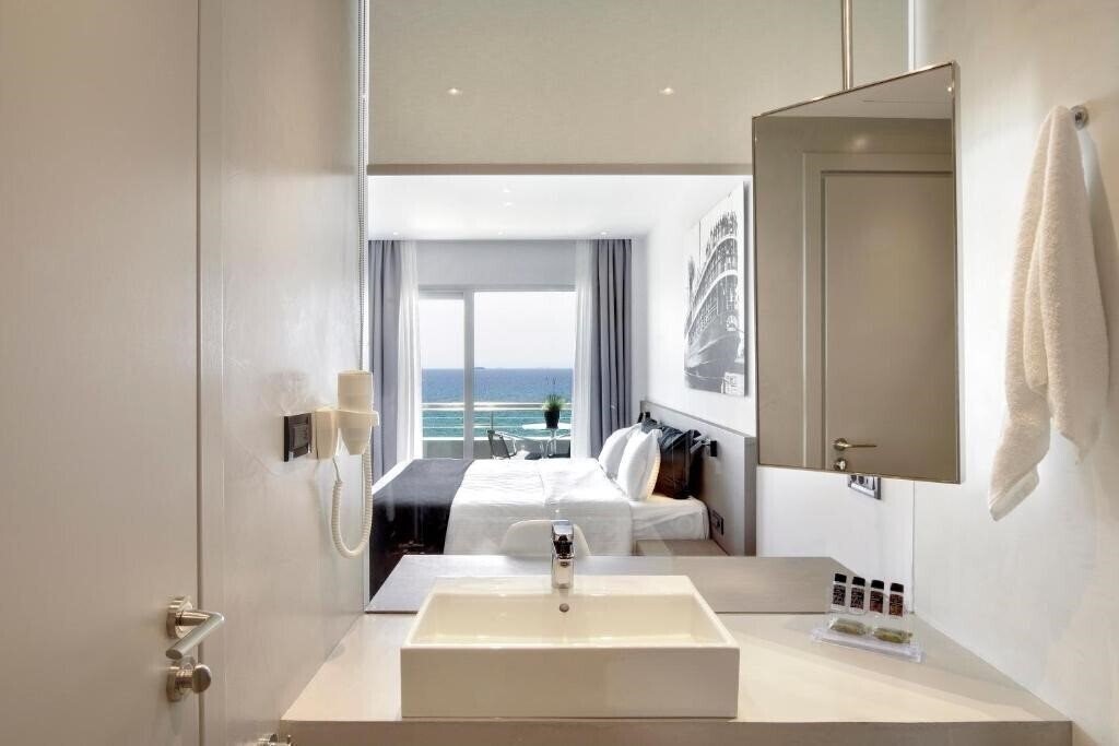 Отель Poseidon Athens 3*