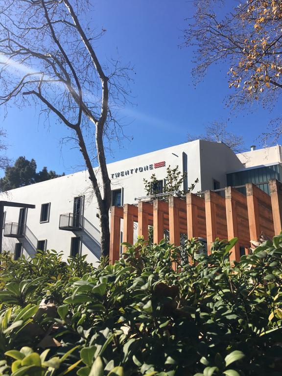 Готель Twentyone Hotel 4*