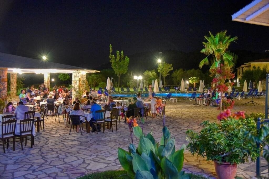 Отель Perdika Resort 3*