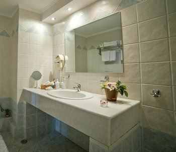 Картинка Four Seasons 3*