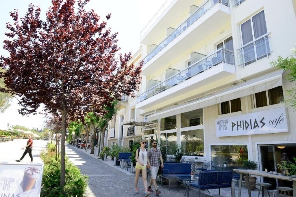 Готель Phidias Hotel 2*