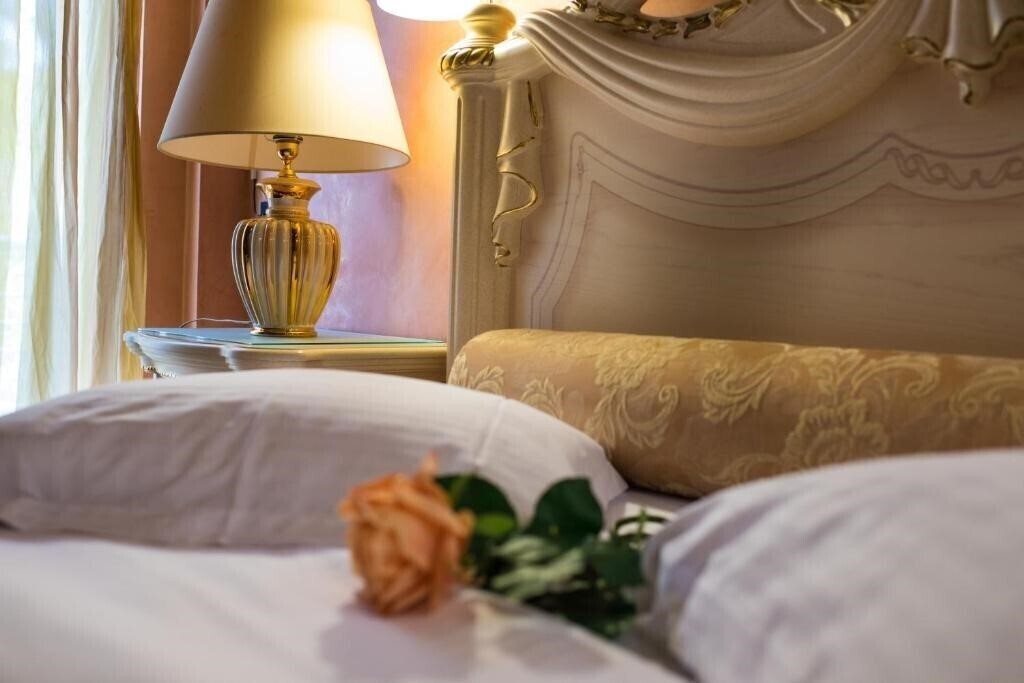 Отель Anastazia Luxury Suites & Rooms 3*