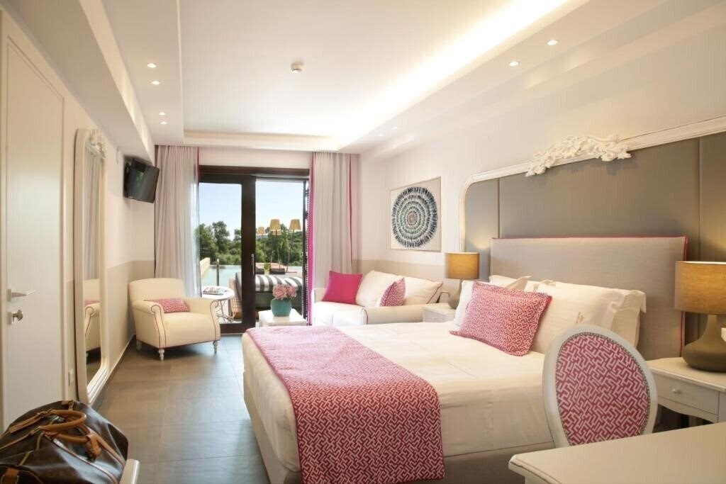 Фото Avaton Luxury Resort & SPA 5*
