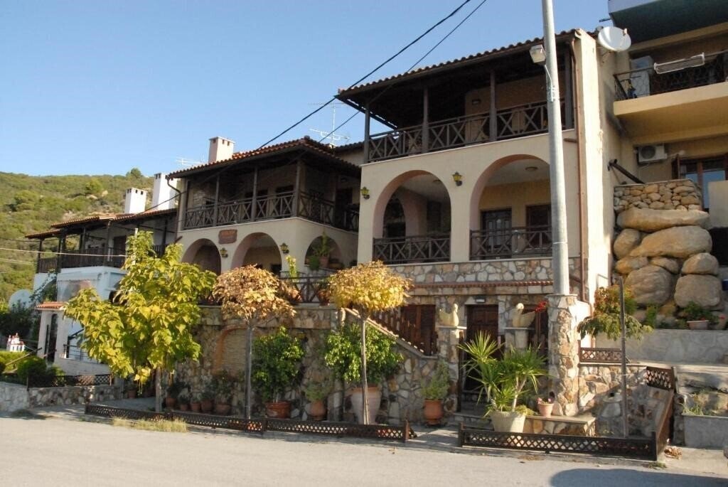 Отель Dioni Studios & Apartments апартаменты