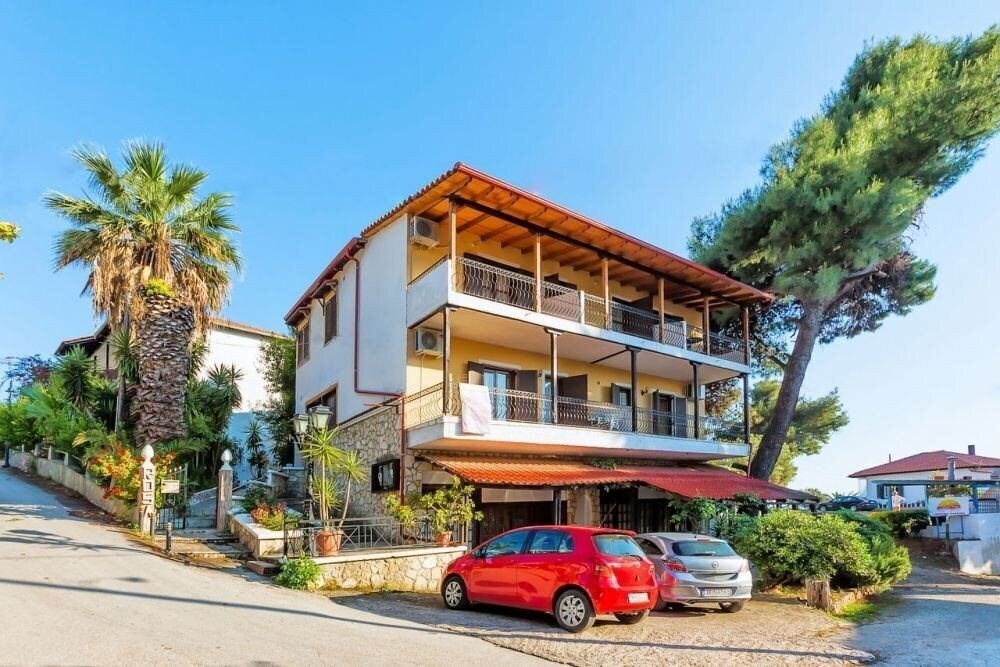 Отель Xenios Loutra Village Apartments 3*