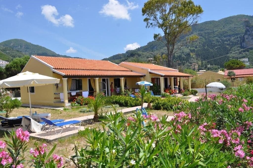 Фотографія Beachfront Vacation Home Eftichia 3*