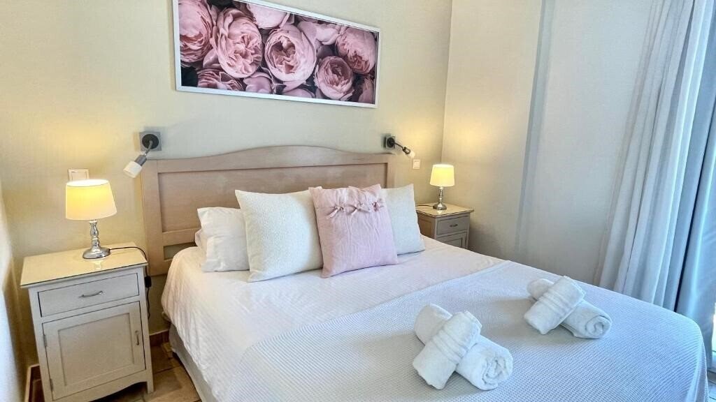 Фото Sebastians - Agios Gordios Beach 3*